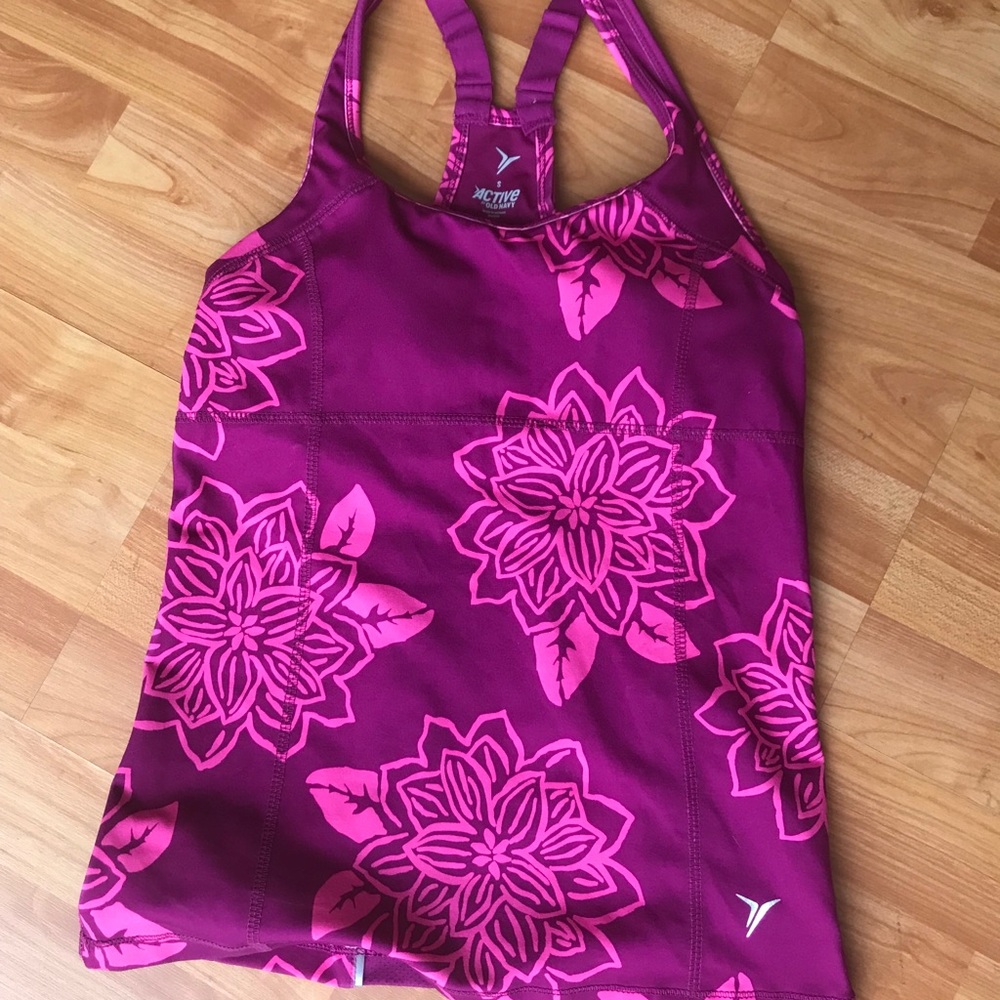 Old Navy sport tank with optional padding small